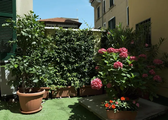 Comecasa Flowery Terraced Apartment